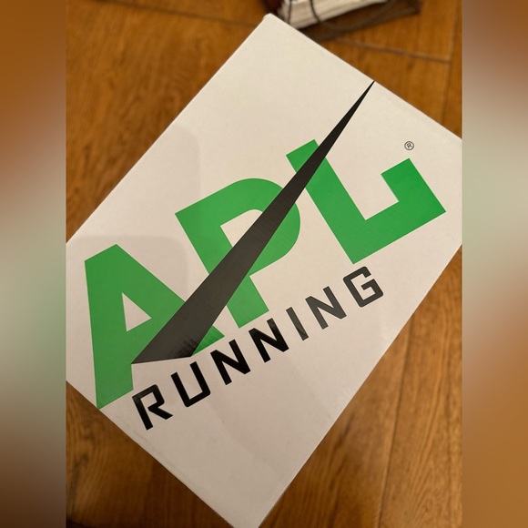 New in Box APL Ascend womens 10.5 tan birch white running shoes - Picture 3 of 7